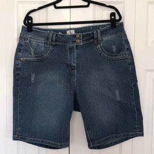 Pennington’s Slightly Curvy Jean Bermuda Shorts